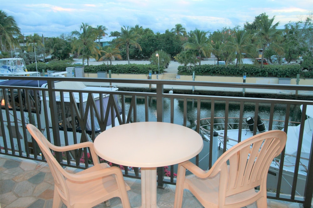 Waterside Suites and Marina, Photo 10