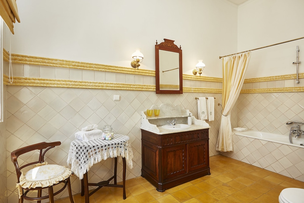 Twin Room - Photo 5