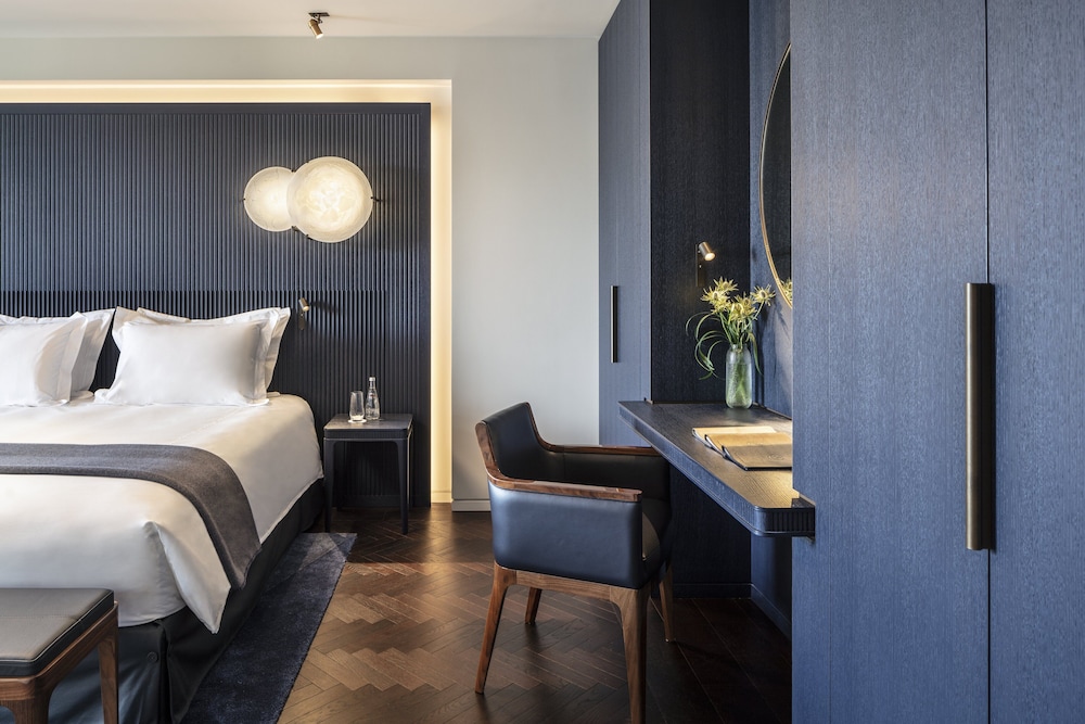 Deluxe Room, Balcony (Eiffel)
