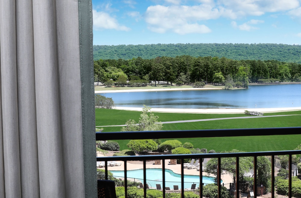 Room, 1 King Bed (Lodge and Spa Lake Side) - Photo 2