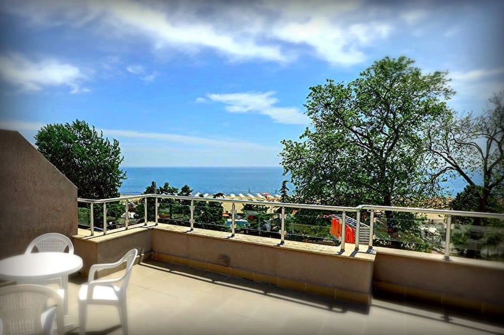 Panoramic Apartment photo 2