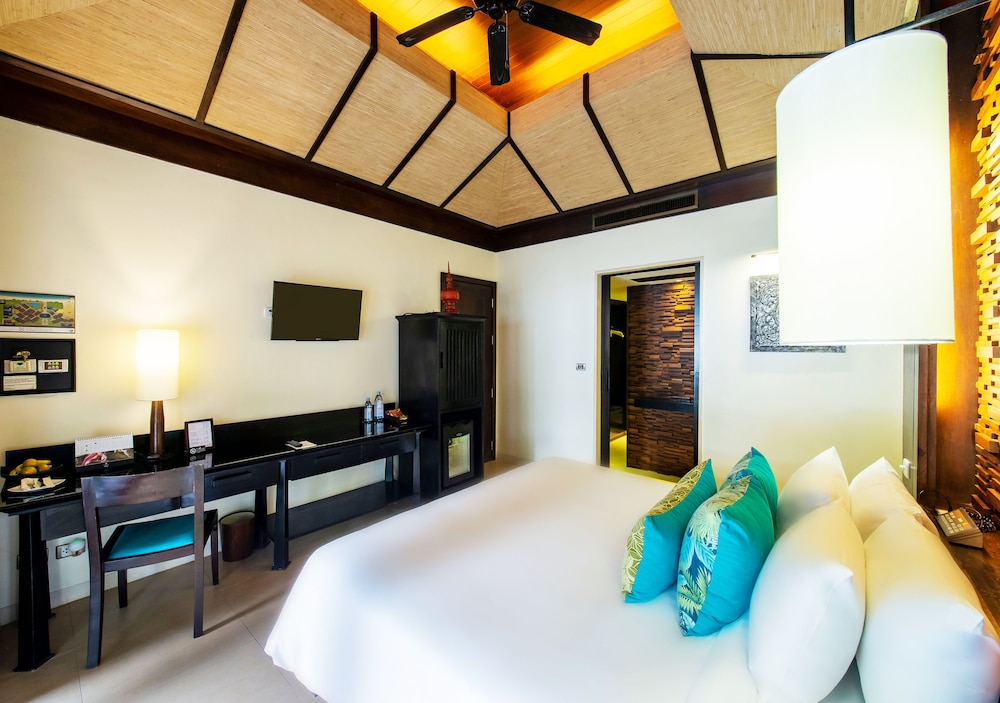 Superior Room, Sea View - Photo 10