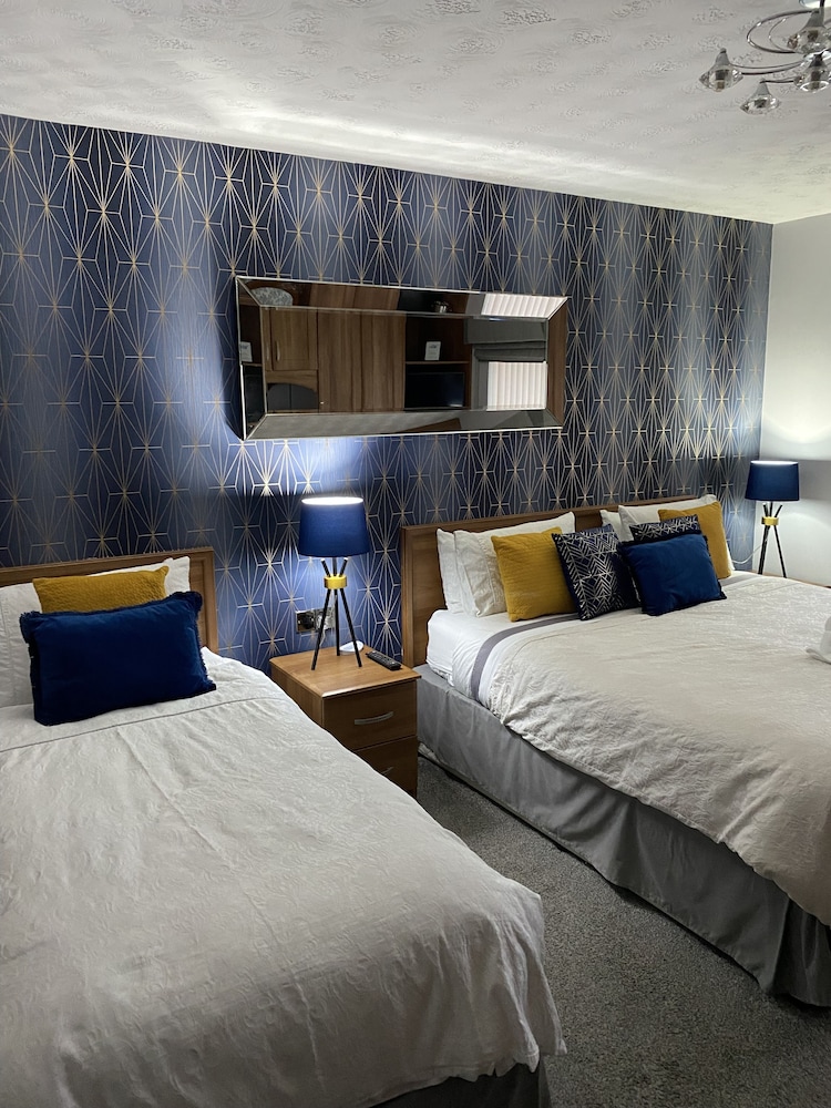 Deluxe Double or Twin Room, Ensuite, Mountain View photo 3