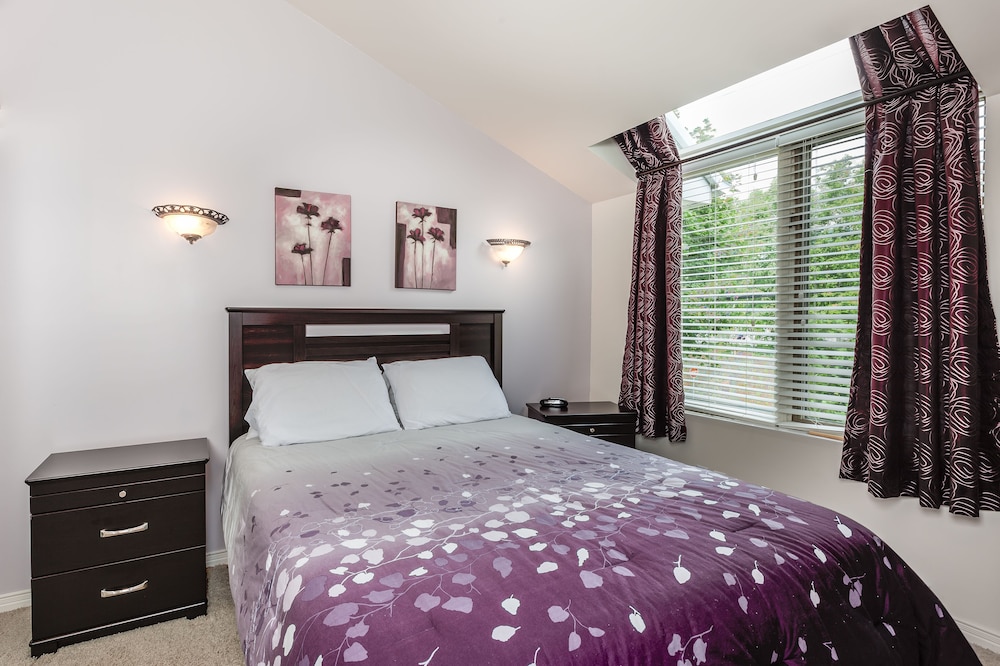 Condo, 2 Bedrooms, Mezzanine (1 km from slopes)