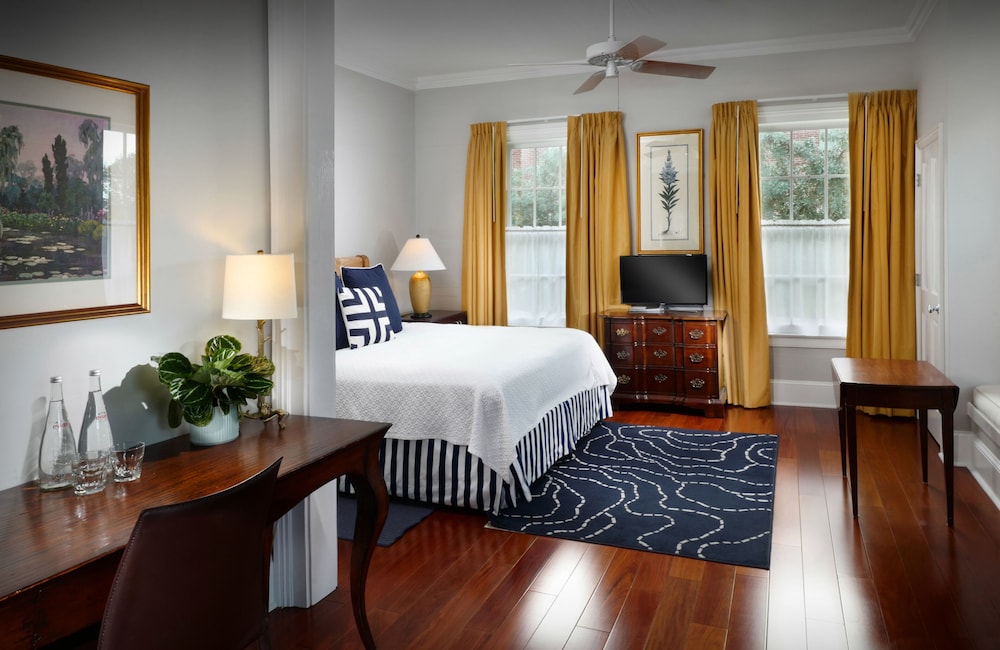 Deluxe Room, 1 King Bed