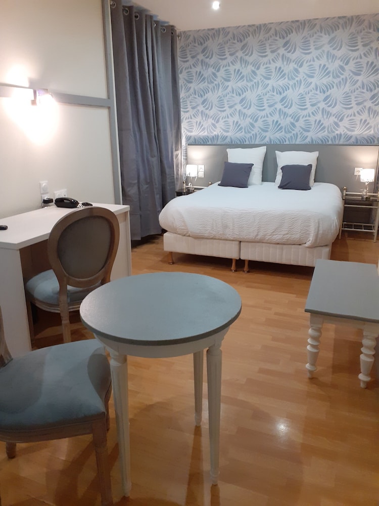 Superior Double or Twin Room photo 2