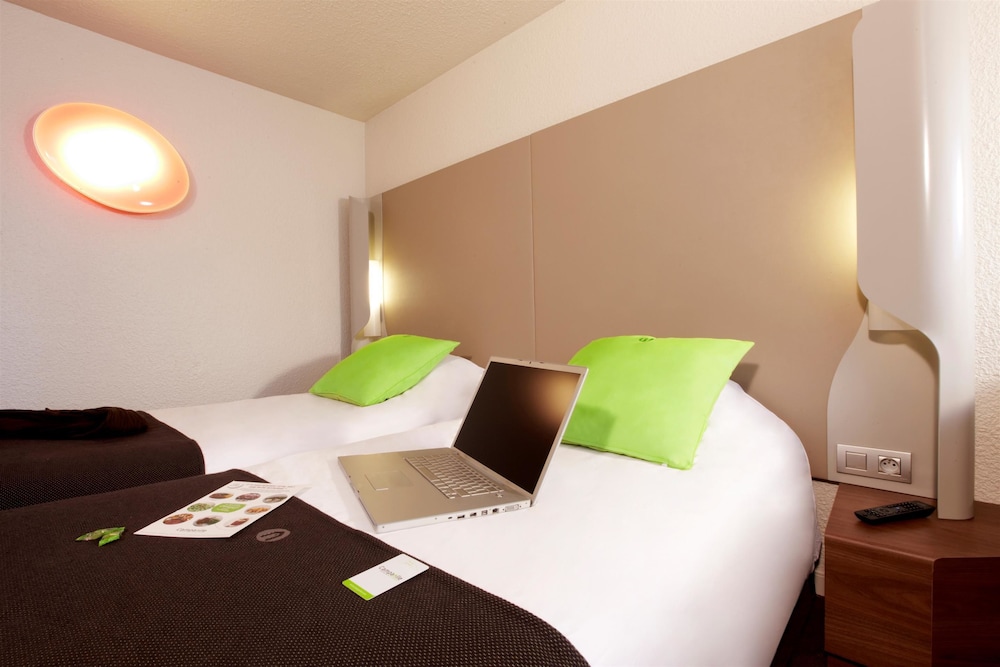 Standard Room, 2 Twin Beds - Photo 1