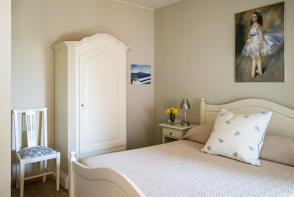 Double Room - Photo 6