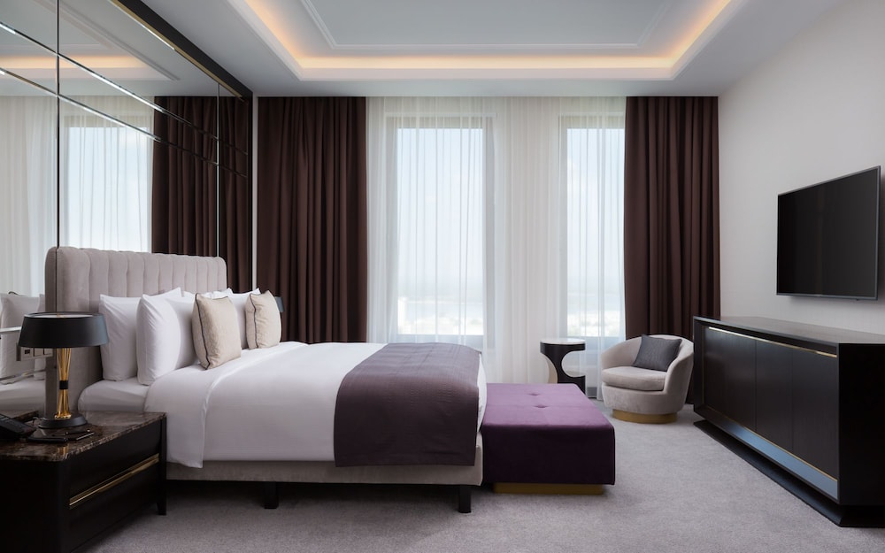 Royal Suite photo 2