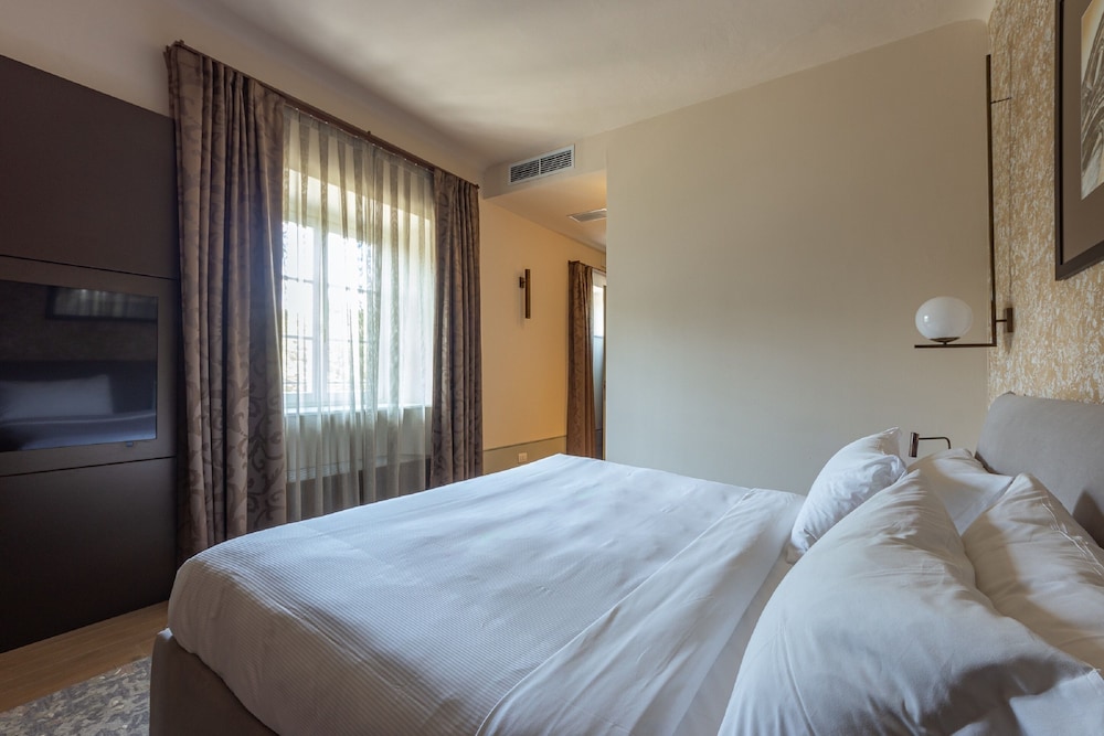 Two-Bedroom Suite Camelia - Photo 7