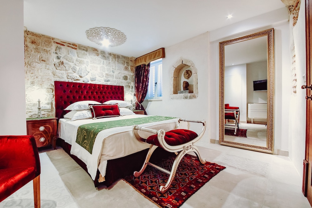 Luxury Suite Legatus Main building photo 1