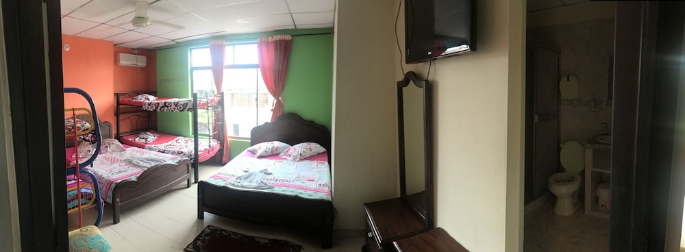Triple Room, Multiple Beds, Non Smoking photo 3