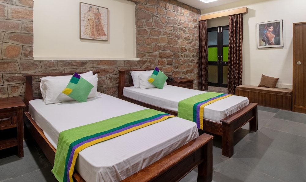 Standard Double or Twin Room - Photo 6