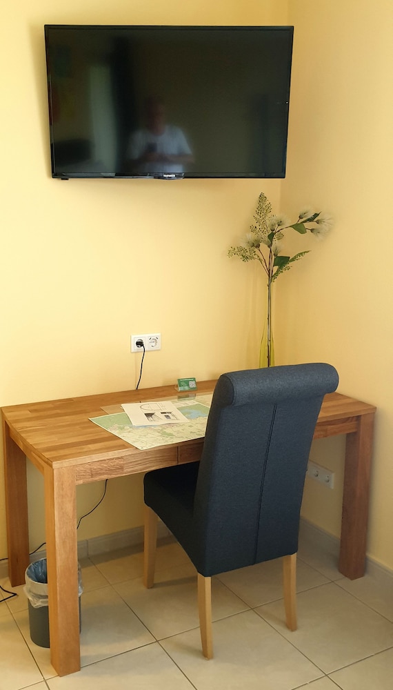 Comfort Double Room, Ensuite, Valley View photo 2