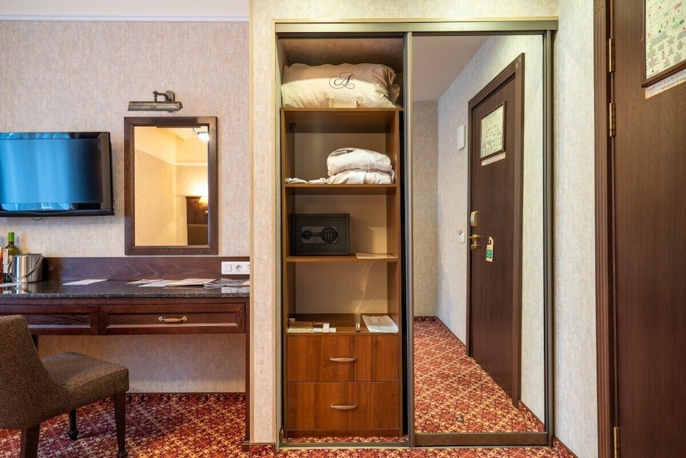 Standard Double Room photo 3