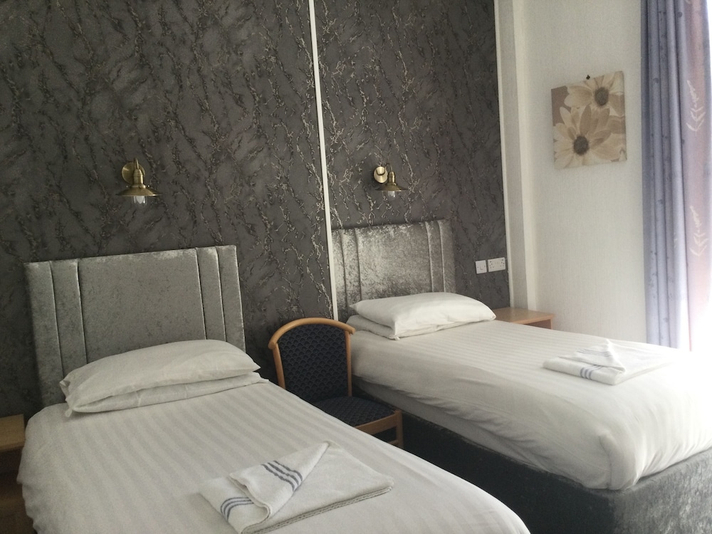 Rear Facing Twin Room photo 1