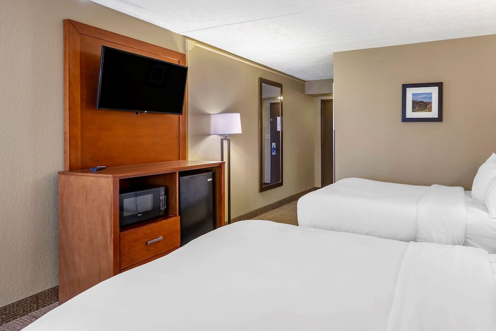 Standard Double Room, 2 Double Beds, Non Smoking - Photo 7