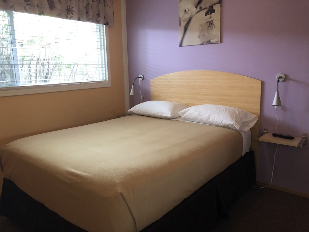 Suite, 1 Queen Bed with Sofa bed, Lake View photo 1