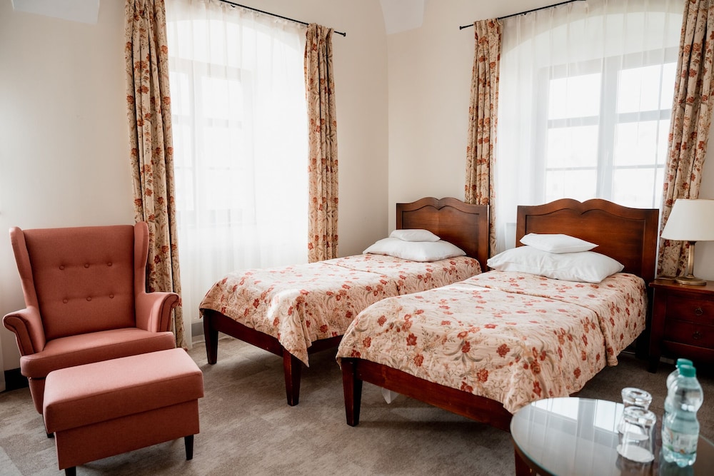 Standard Double or Twin Room - Photo 1