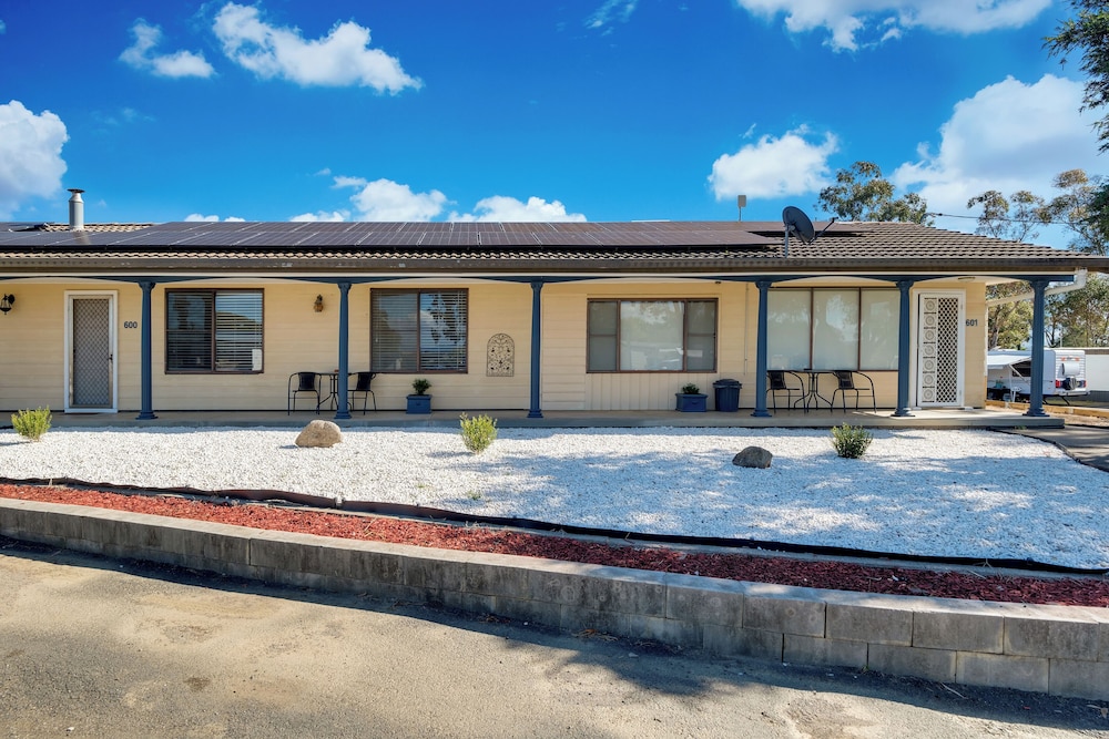 Standard 2 Bedroom House - Not Pet Friendly photo 1