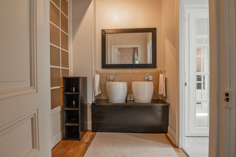Luxury House photo 2
