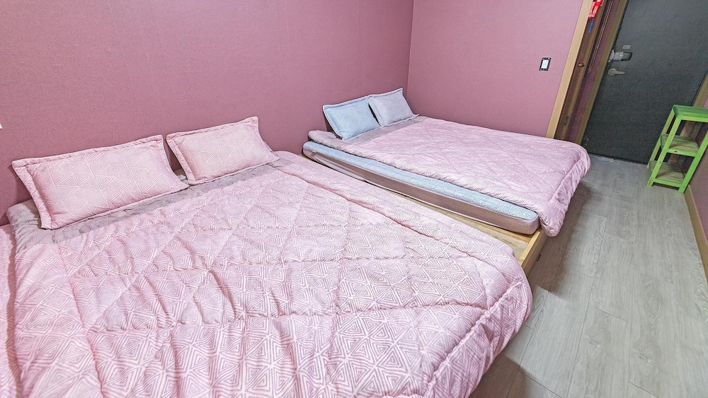 Basic Room, 1 Bedroom (301 (No Pet)) photo 3
