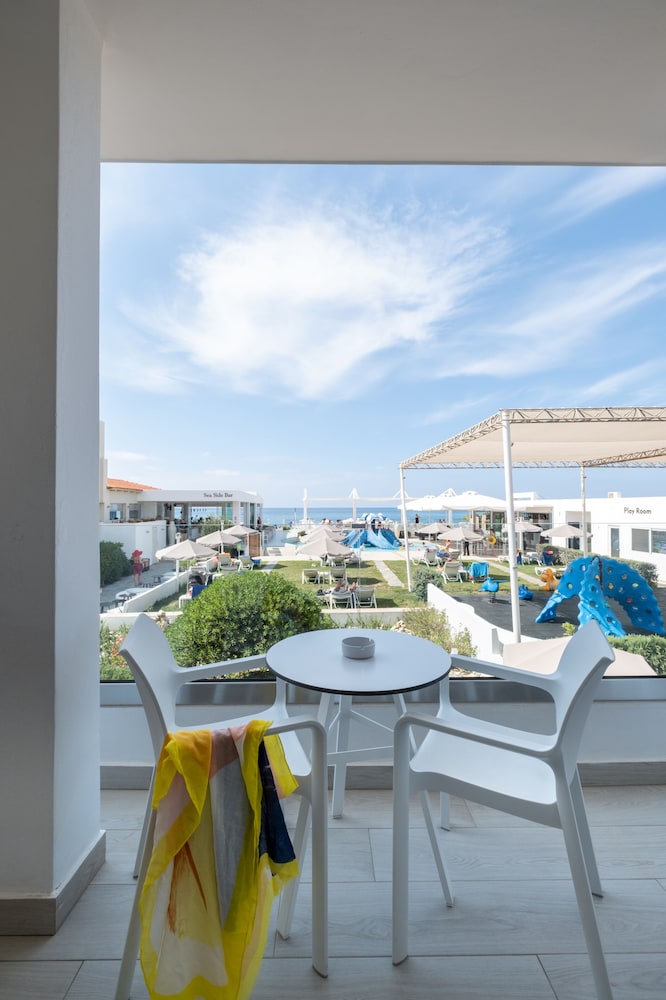 Junior Suite Sea View photo 2