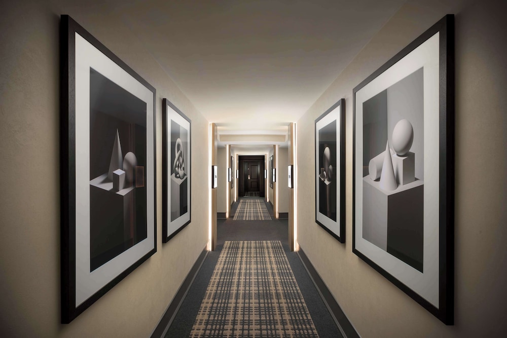 Club Room, 2 Queen Beds, Bathtub