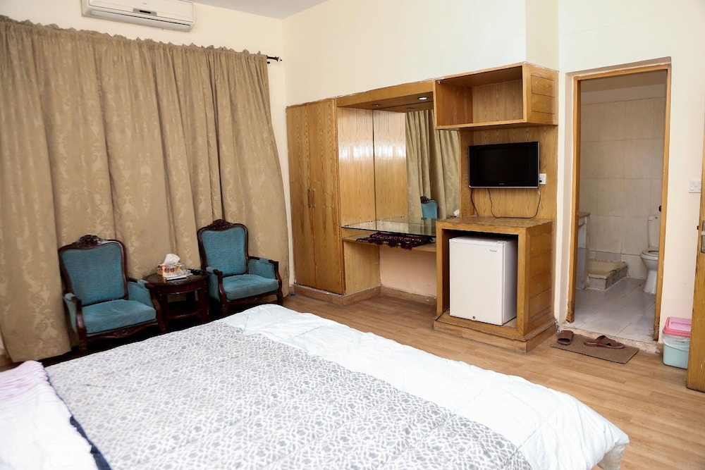 Standard Triple Room - Photo 4