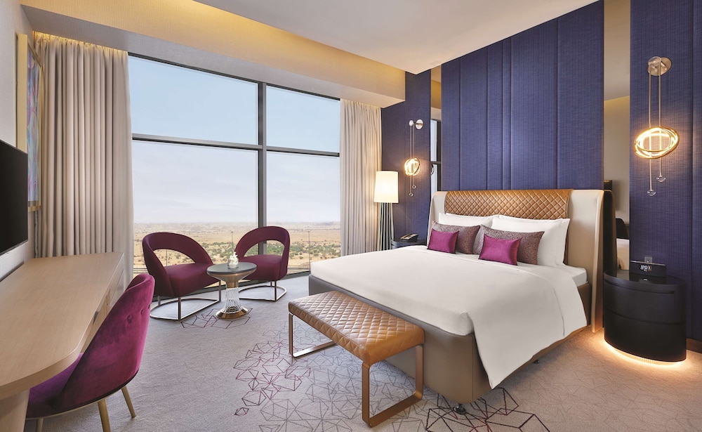 Suite, 1 King Bed (Diplomatic) photo 3