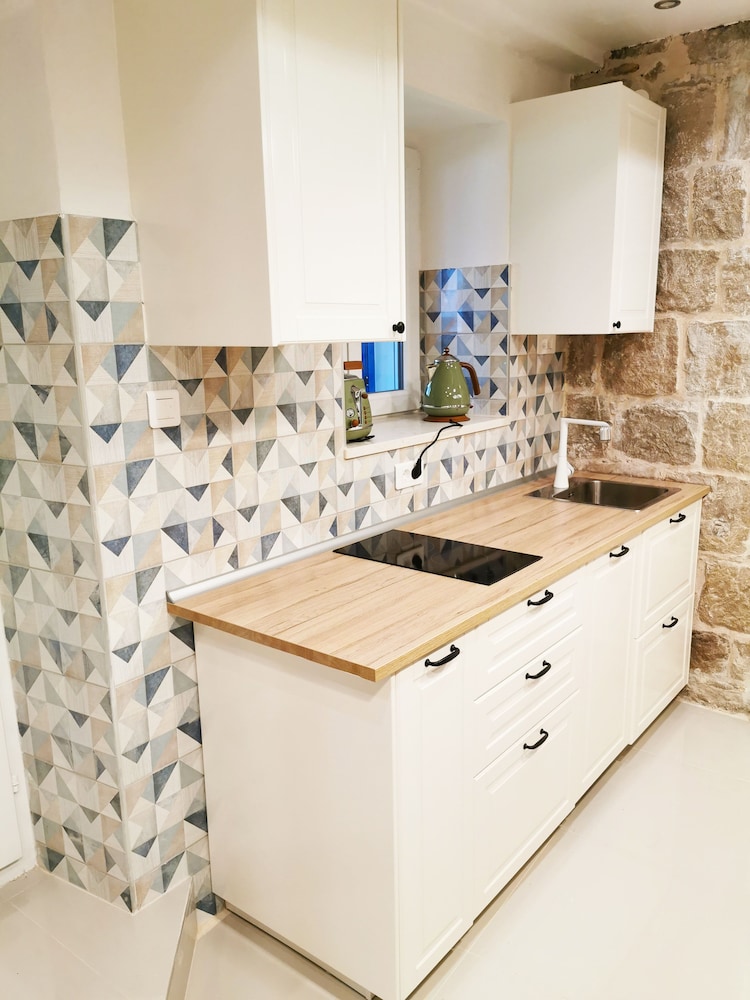 City Villa, 3 Bedrooms, Kitchen - Photo 16