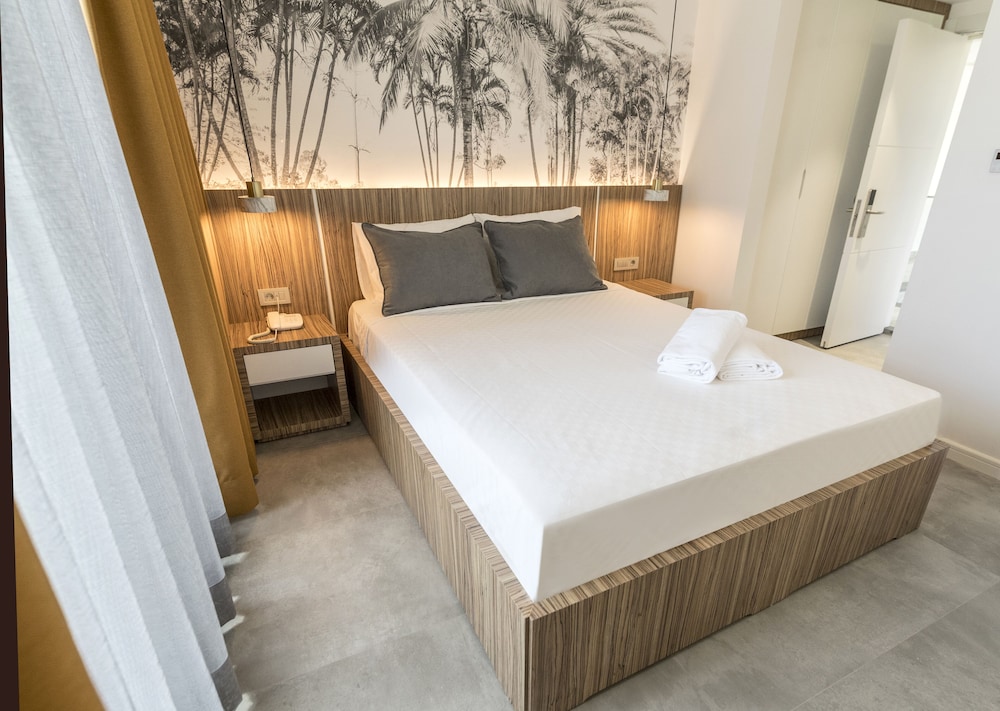 Standard Double Room, 1 Queen Bed, Sea View - Photo 10