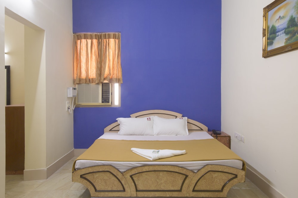 Deluxe Double Room (Non AC)