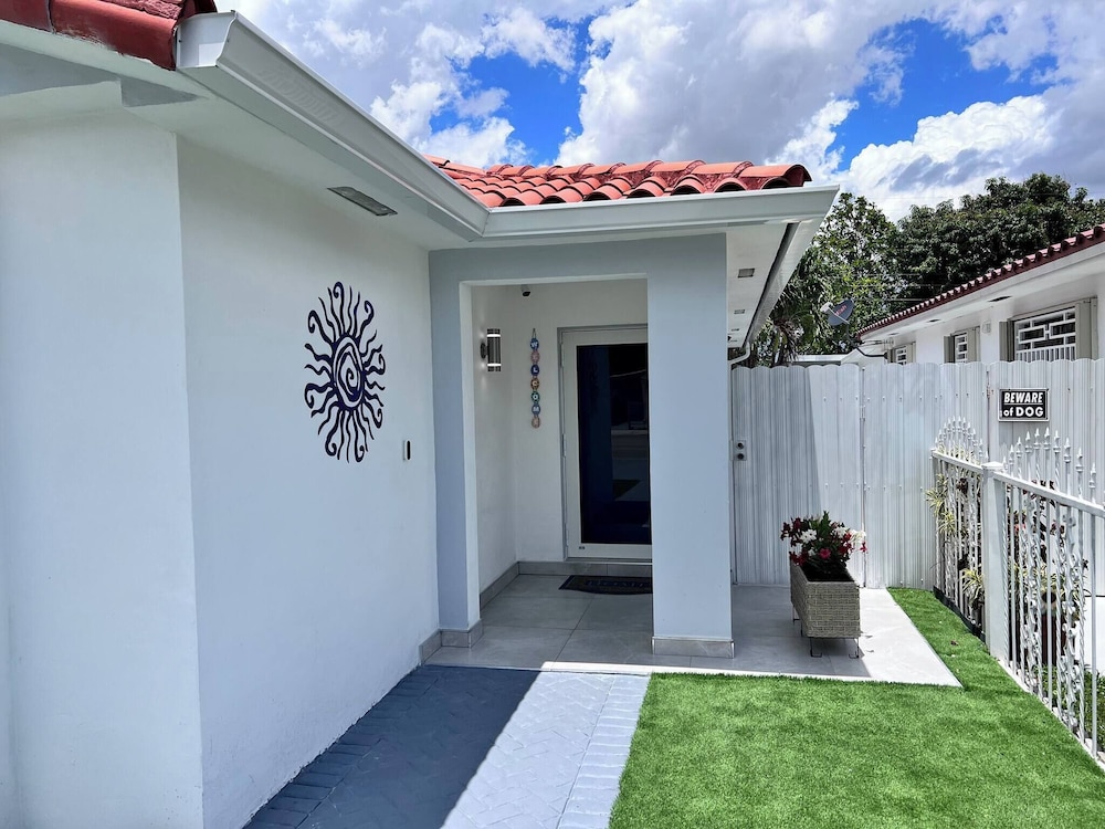 House, 3 Bedrooms photo 1