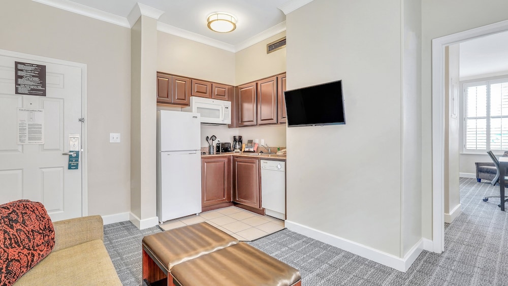 Suite, 1 Bedroom, Kitchen, City View (2 Full Beds)