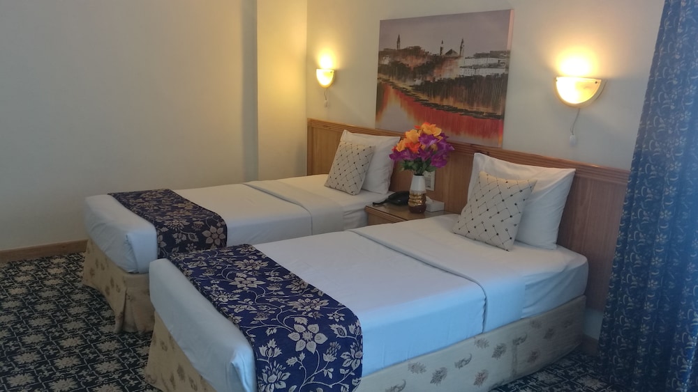 Standard Twin Room, 2 Twin Beds - Photo 15