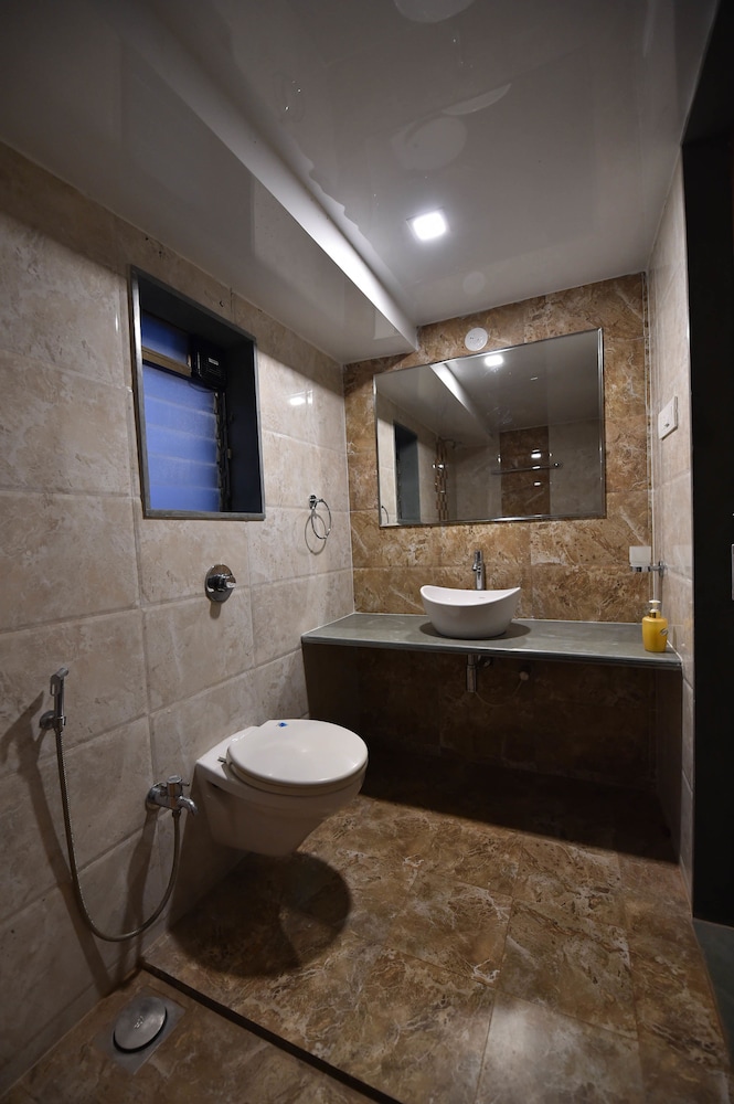 Deluxe Room, 1 Double Bed photo 2