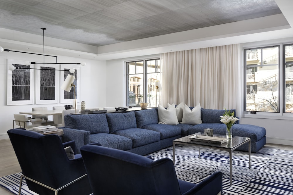 Blue Sky Four-Bedroom Residence