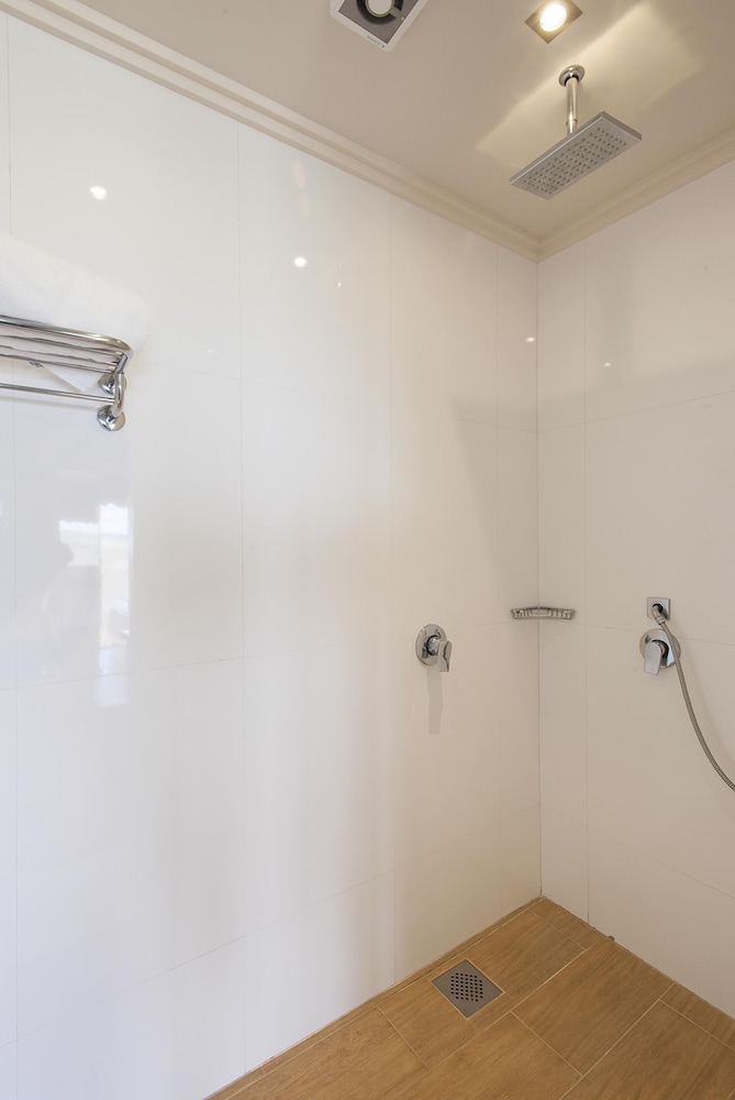 Superior Suite, Valley View