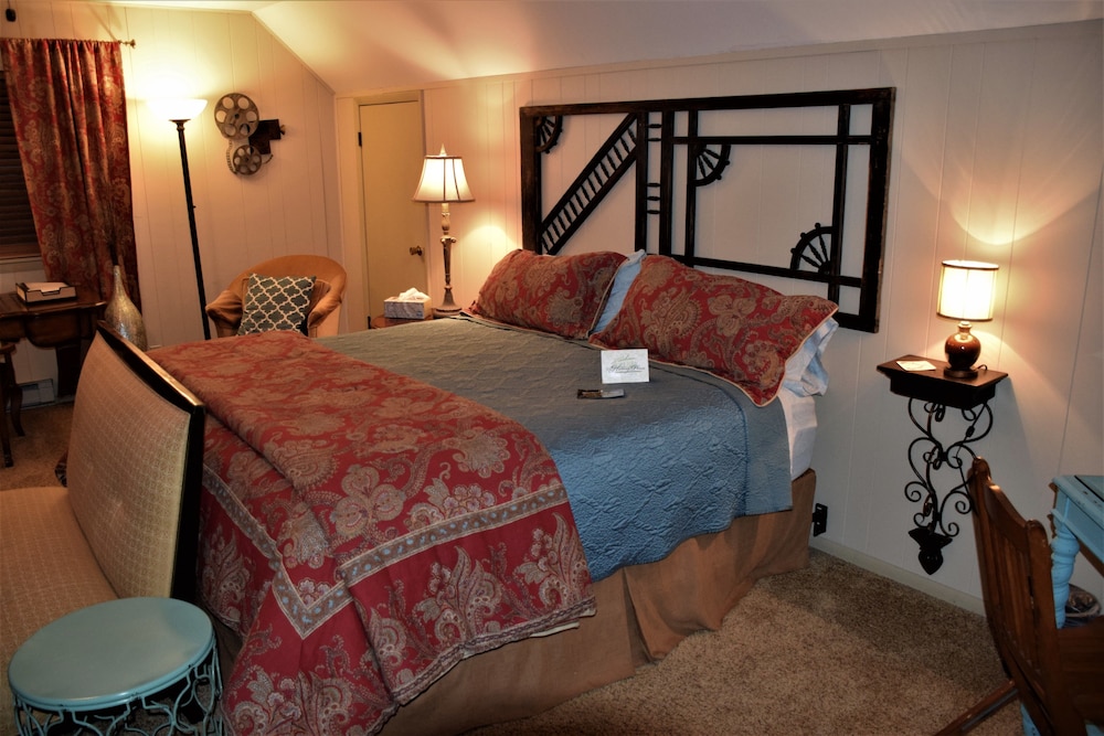 Deluxe Loft, 1 King Bed photo 1