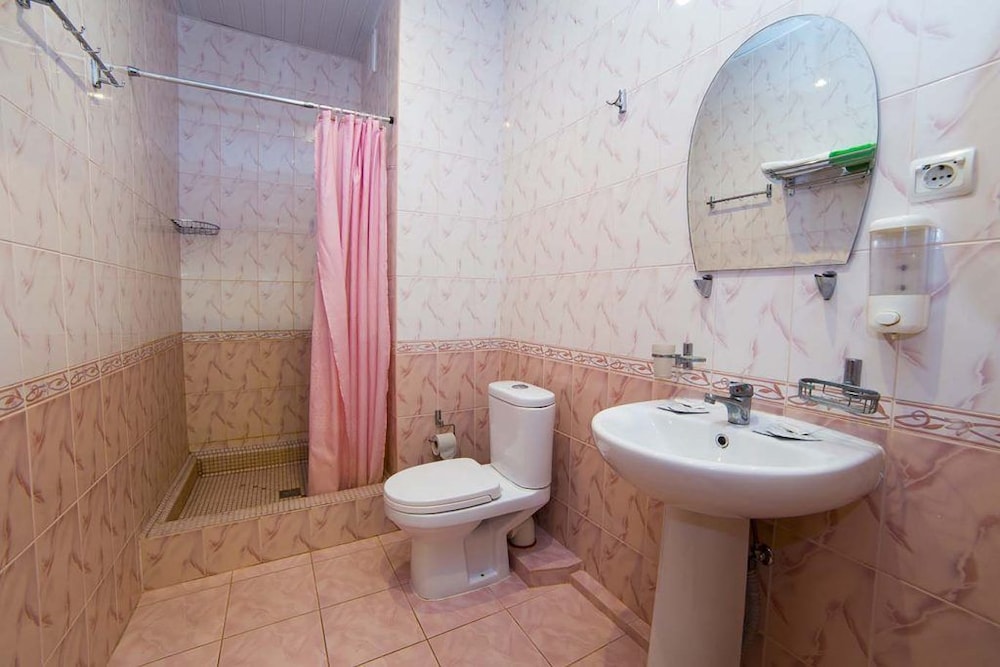 Standard Double or Twin Room, Courtyard View photo 2