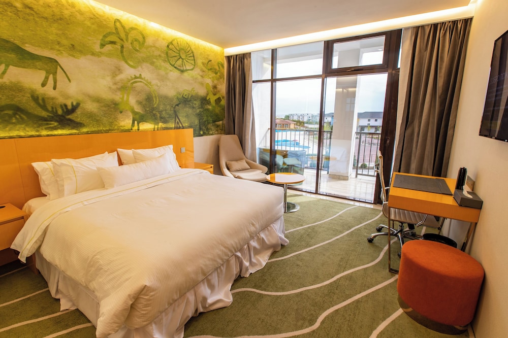 Classic Double or Twin Room, Balcony, Hill View