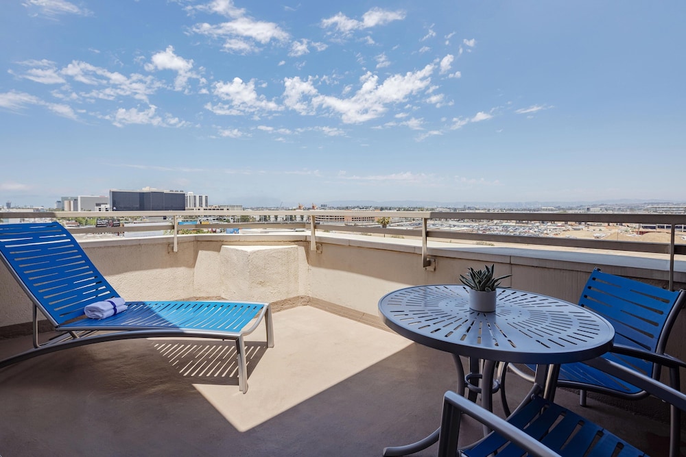 Luxury Suite, 1 Double Bed, Balcony
