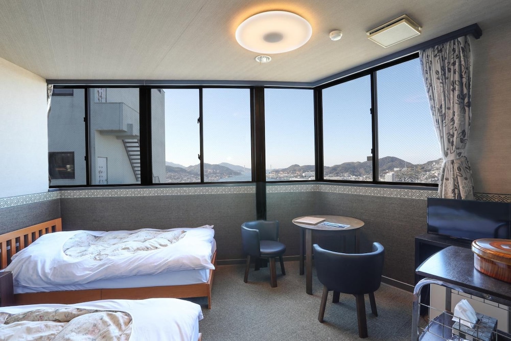 Run of the House (Single or Twin Room), Non Smoking