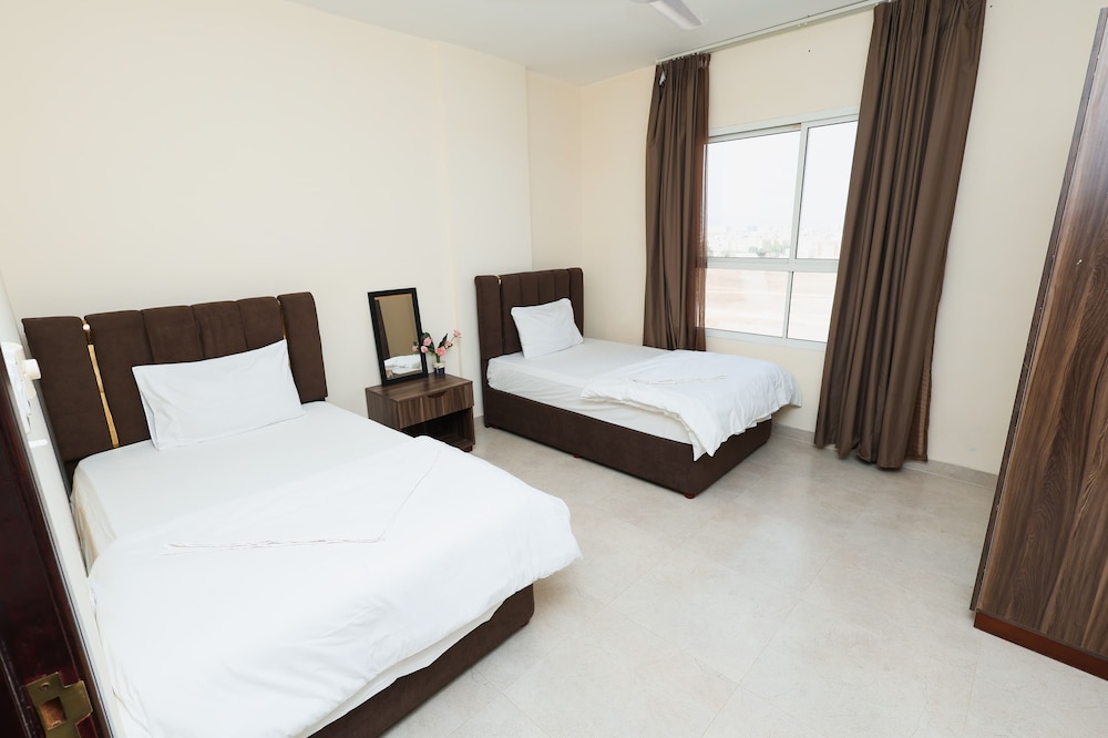 Family Apartment, Valley View