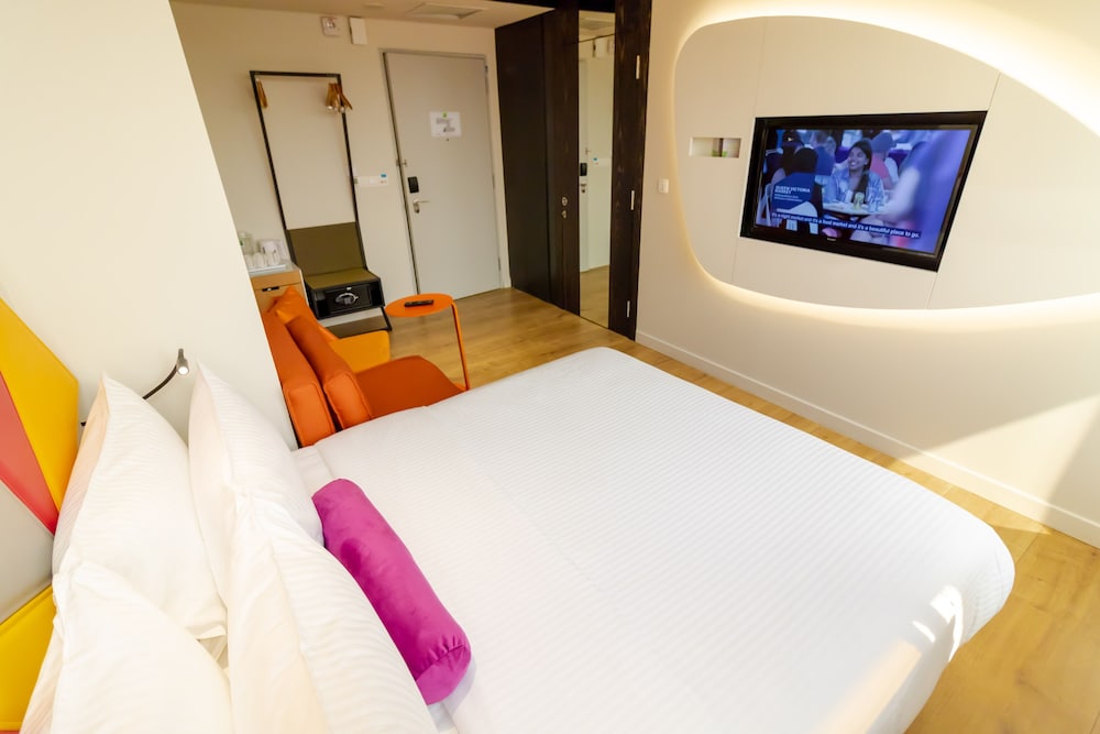 Family Double Room, 1 Double Bed with Sofa bed photo 3