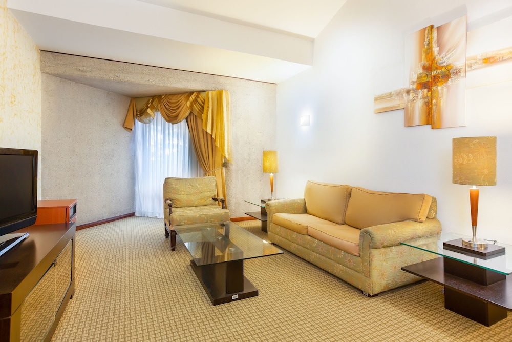 Suite, 1 Bedroom, Non Smoking - Photo 2