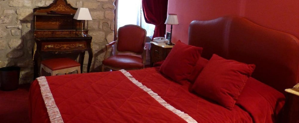 Classic Double Room thumbnail 5