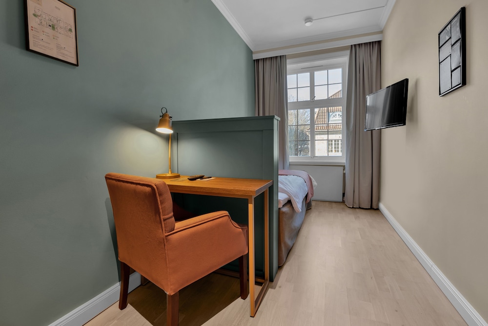Single Room (Compact)