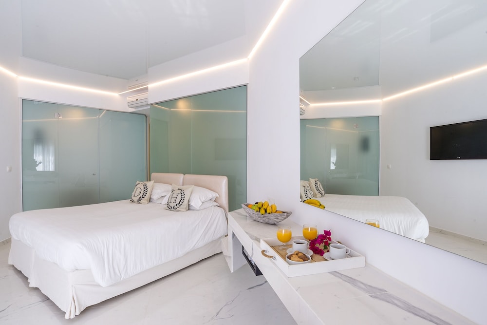 Luxury Double or Twin Room, 1 Double or 2 Twin Beds, Pool View (Prestige) - Photo 2